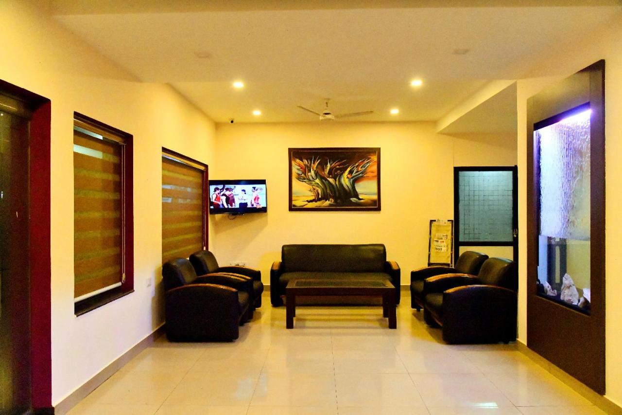 Hotel Chanakya Palakkad Luaran gambar